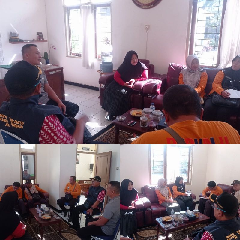 Bankesbangpol Kabupaten Temanggung menerima kunjungan dari DPRKPLH (Dinas Perumahan Rakyat, Kawasan Permukiman, dan Lingkungan Hidup) Kabupaten Temanggung dalam rangka monitoring kegiatan kerja bakti dan bersih-bersih lingkungan